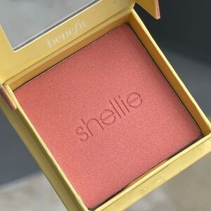 BENEFIT COSMETICS Silky Soft Powder Blush In Shellie (Warm Seashell Pink)
